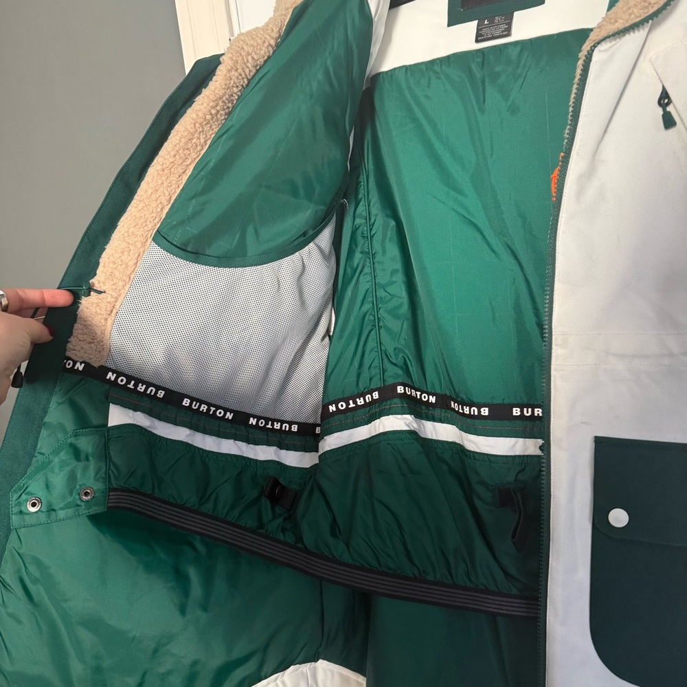 Burton Women's Prowess Snowboard Jacket - Picture 6 of 10